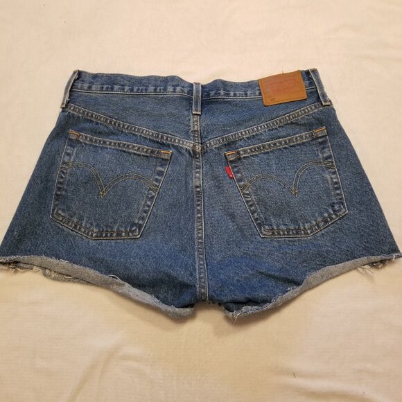 Levi's 501 High Waisted Jean Denim Shorts W31 Medium Wash Blude Faded Distressed - Picture 2 of 13